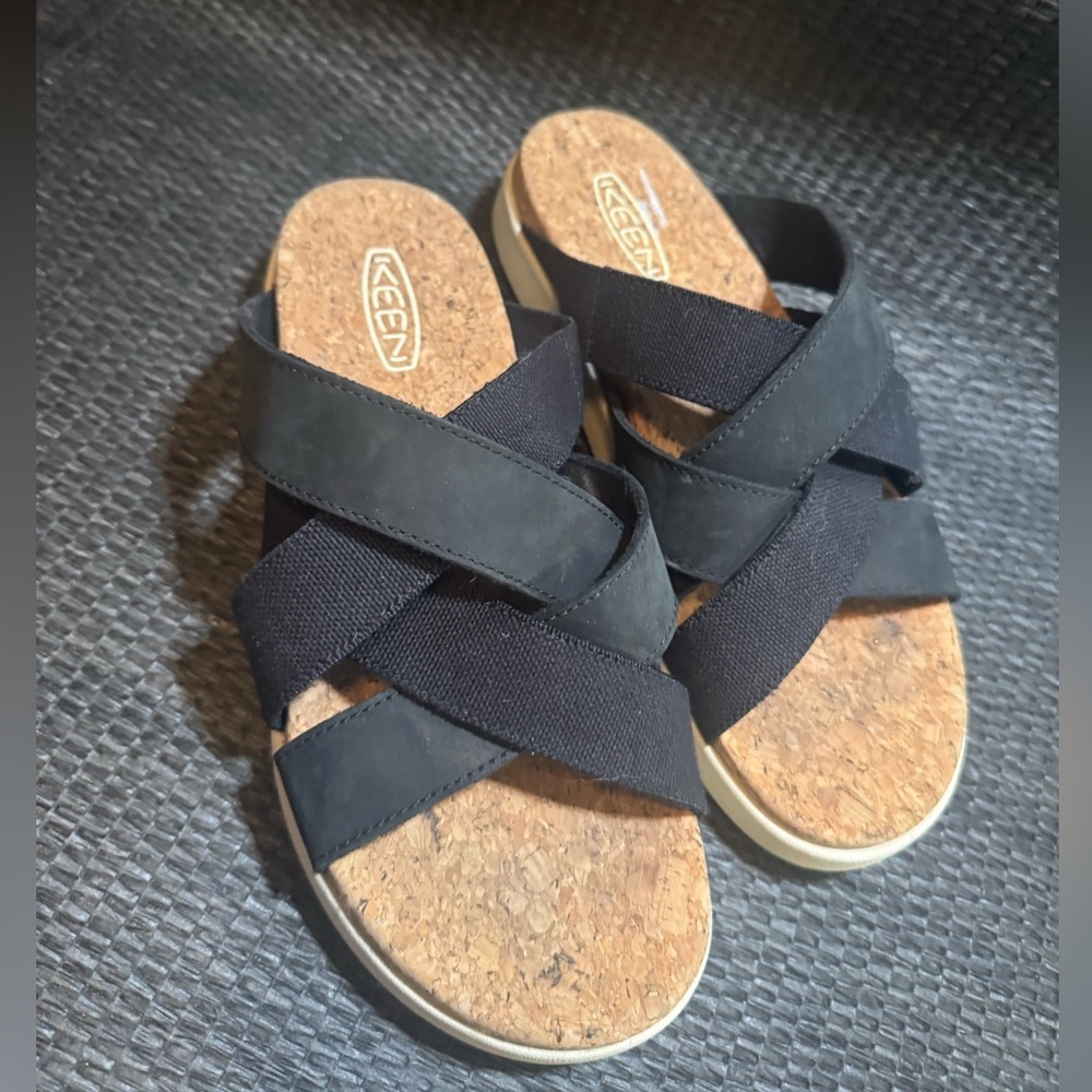 Keen Black Sandals Criss-Cross Comfort